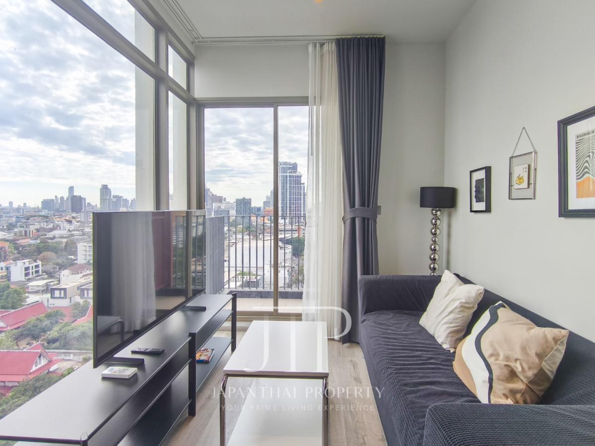 *Rhythm Ekkamai Estate*  41sq.m 1+1bed corner unit for rent in Ekkamai area.