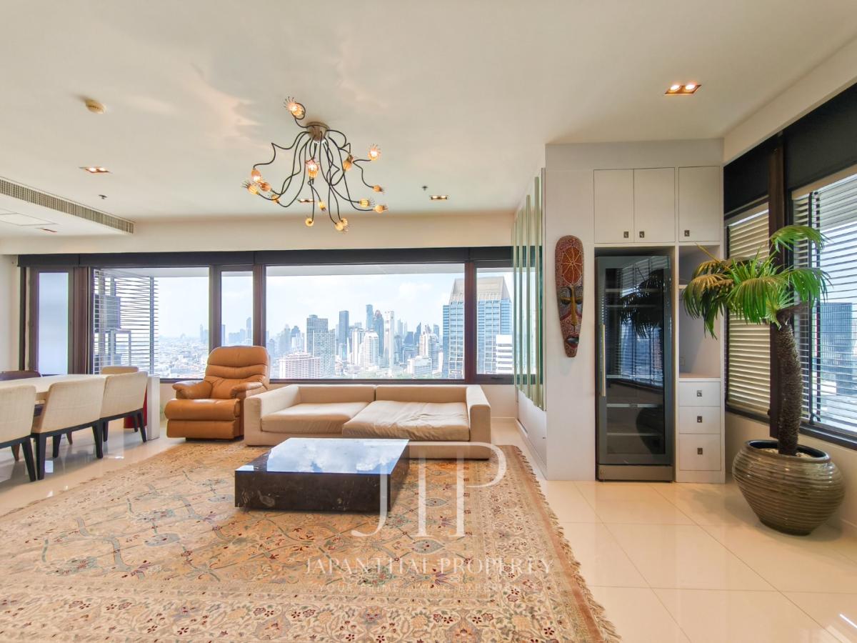 *Amanta Lumpini*  Park view 138sq.m 2+1bed high floor unit for rent nearby Lumpini park.  