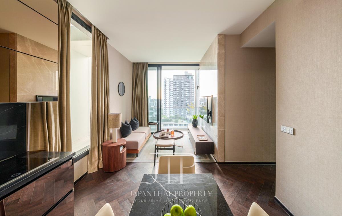 *ESSE Sukhumvit 36*  Modern Luxury 2 Bedrooms One Step From BTS Thonglor for Rent.