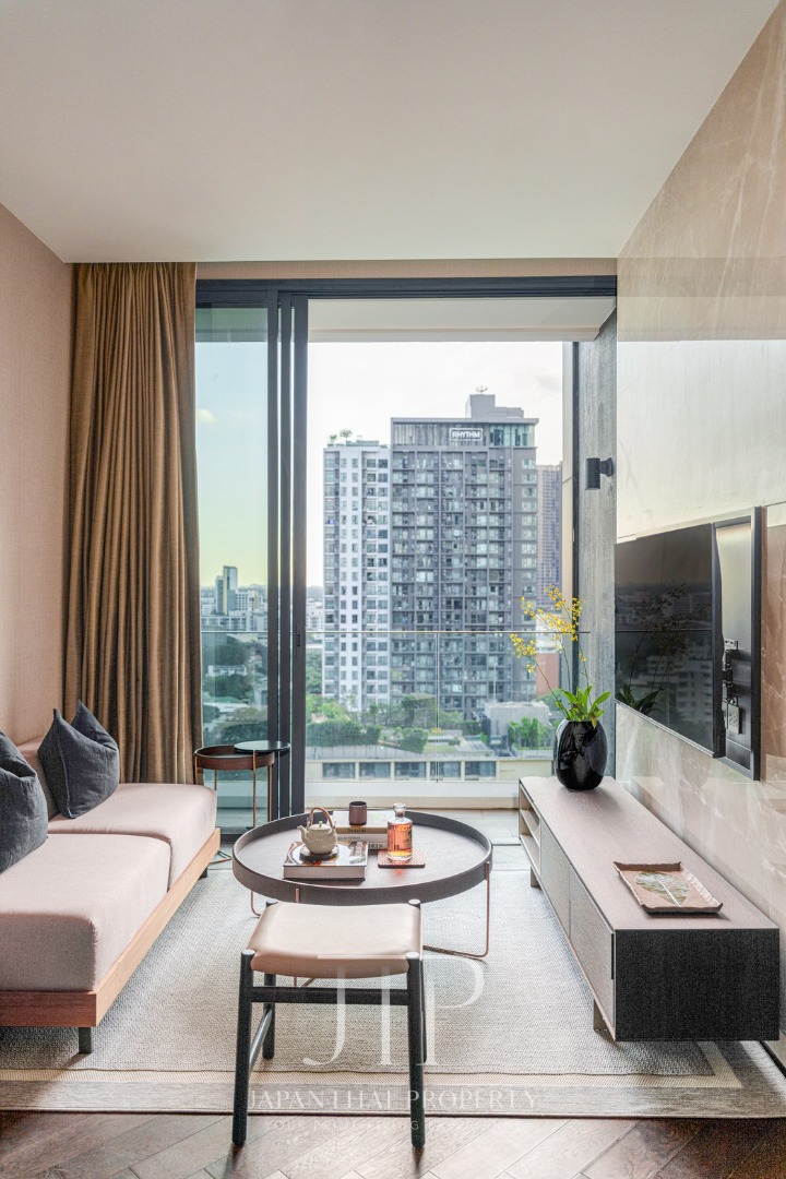 *ESSE Sukhumvit 36*  Modern Luxury 2 Bedrooms One Step From BTS Thonglor for Rent.