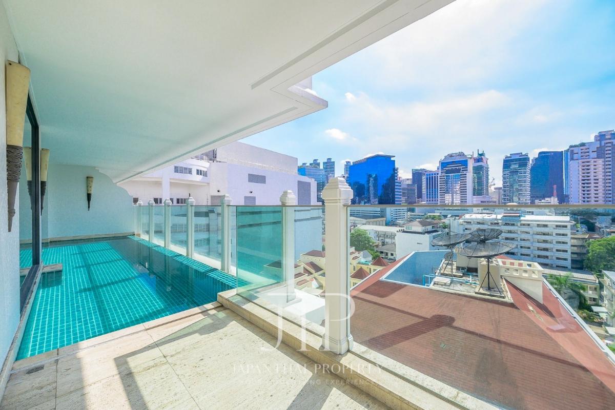 *Le Raffine Sukhumvit 39* Amazing 2+1 Bedrooms with Private Pool in Phrom Phong area.