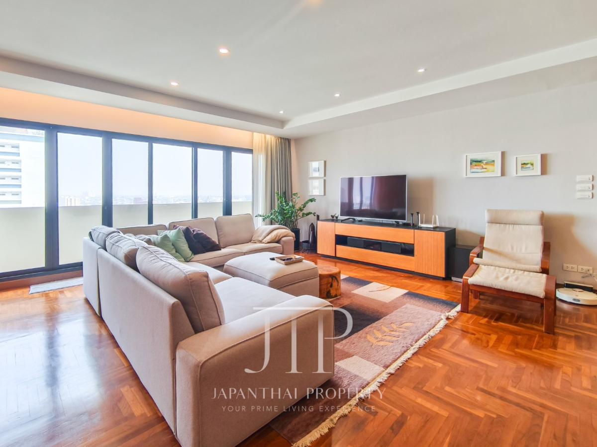 Casa Viva Ekkamai 12 210sqm 3bed unit for sale 20.5MTHB in Ekamai area 