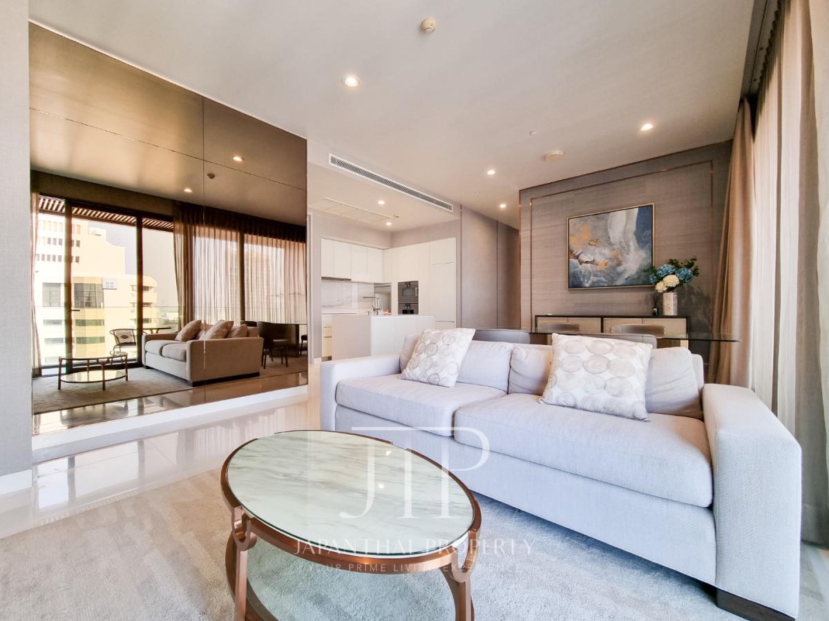 *Vittorio 39*  High-End 2 Bedrooms with Big Balcony in Phrom Phong station area.