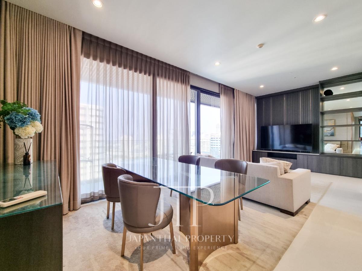 *Vittorio 39*  High-End 2 Bedrooms with Big Balcony in Phrom Phong station area.