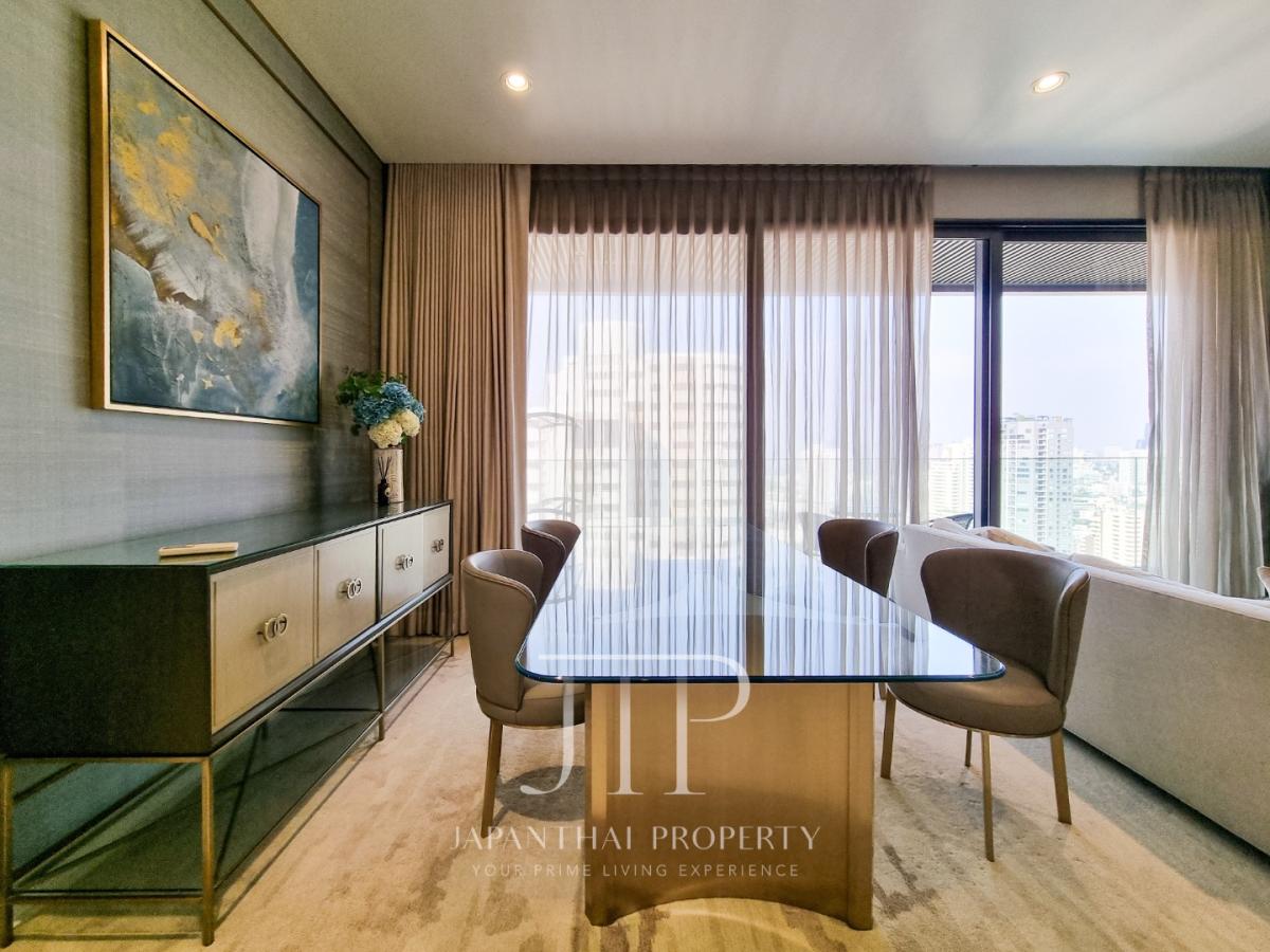 *Vittorio 39*  High-End 2 Bedrooms with Big Balcony in Phrom Phong station area.