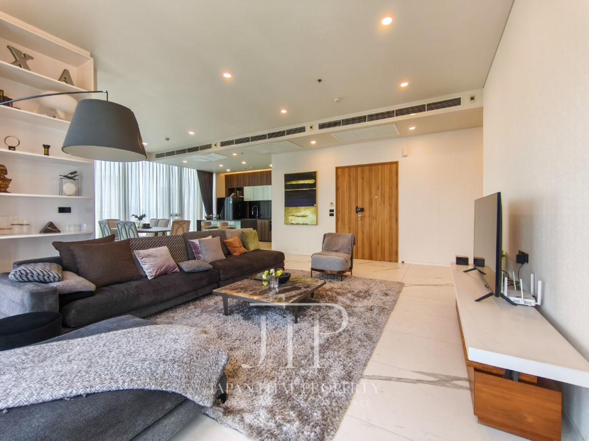 *Siamese Exclusive 31*  Luxury Stylish 3 Bedrooms with Maid\'s room in Phrom Phong -Asoke area.