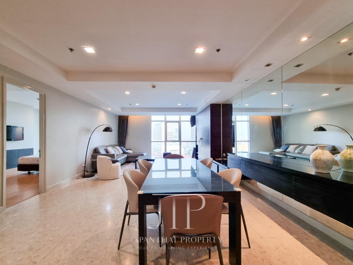 *Nusasiri Grand Condo*  Renovated Modern 3 Bedrooms Connected to BTS Ekkamai.