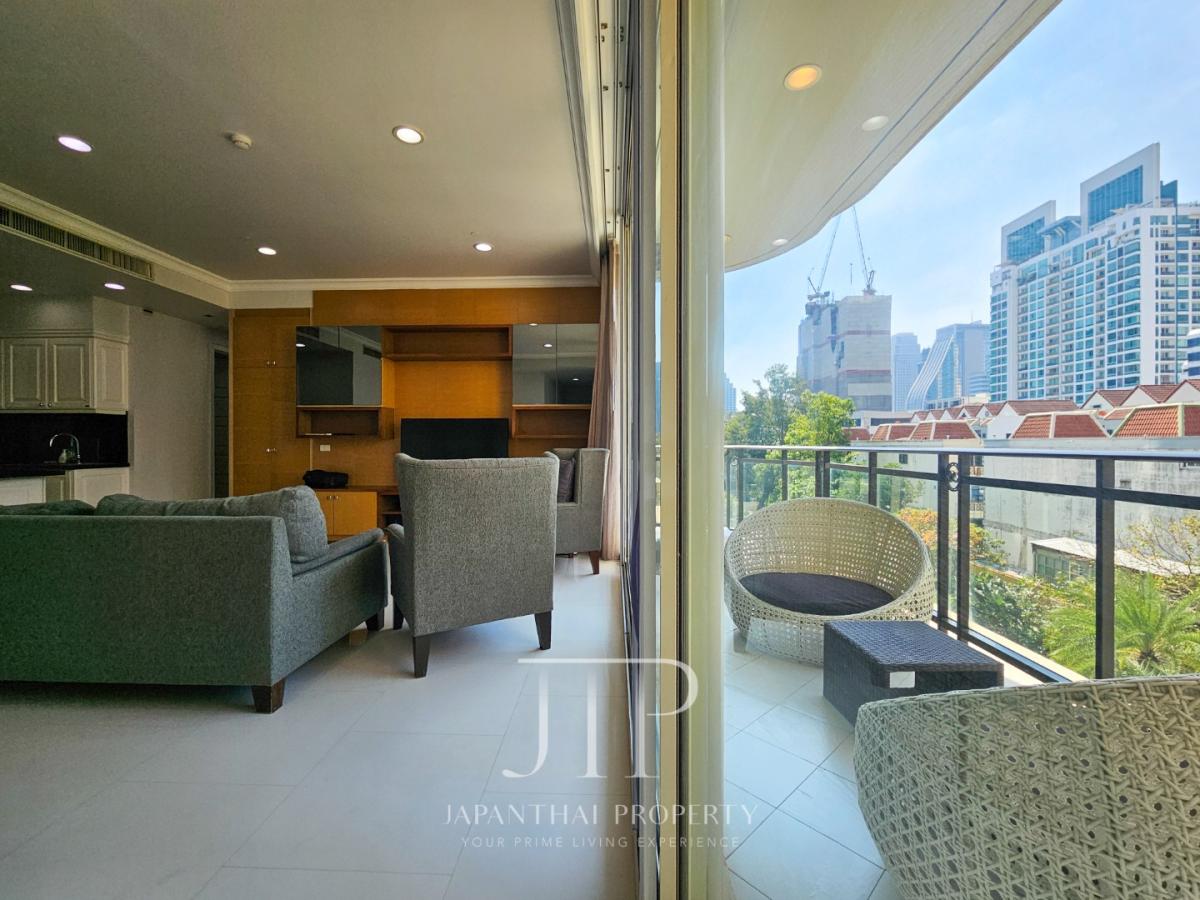 *Royce Private residence*  142sqm 3bed with private lift and large balcony unit for rent in Asoke area