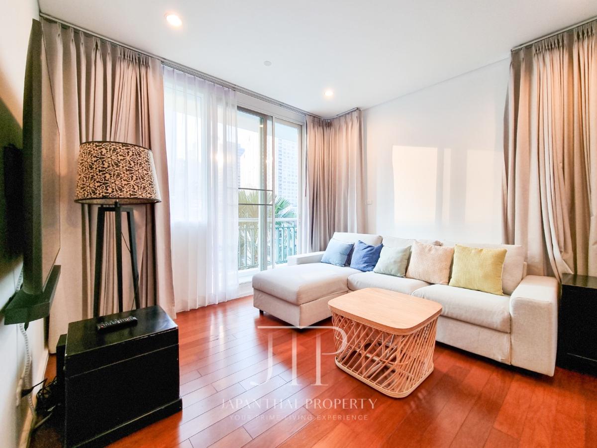 *Wind Sukhumvit 23*  Low floor 2-Bedroom With Pool View in Asoke Area.