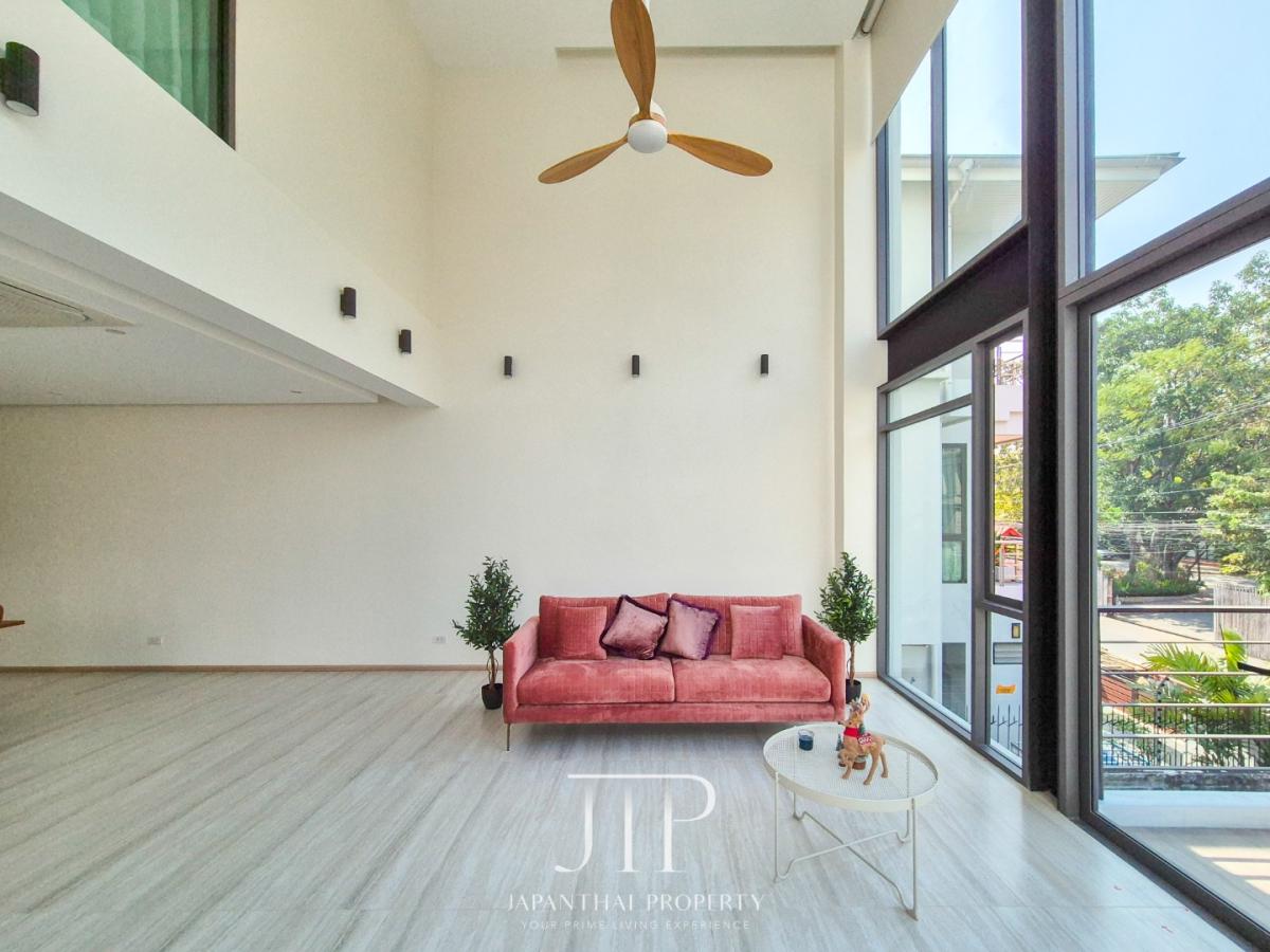 *Private pool house* 350sq.m 4bed house with private pool and rooftop terrace in Sukhumvit 49 * No co-agent*