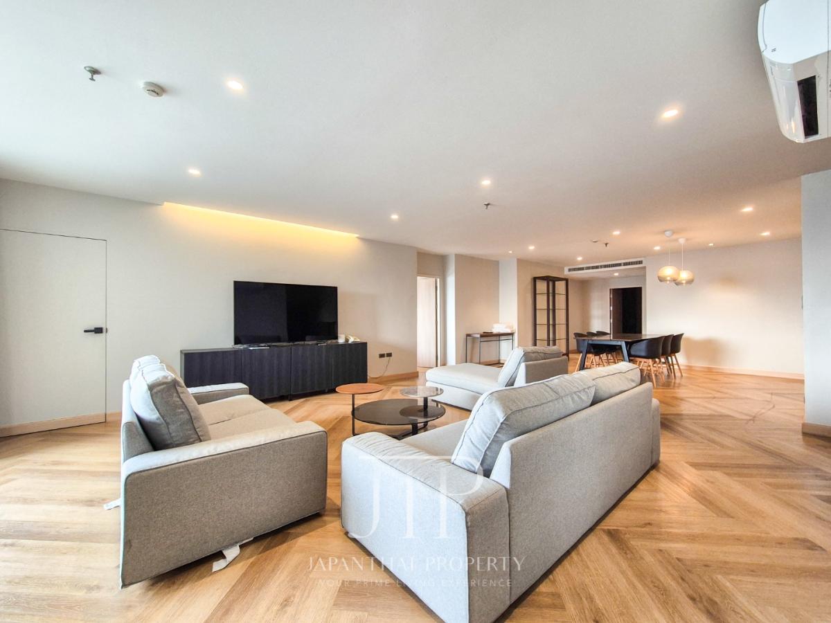 *Fifty Fifth Tower* 230sqm 3bed renovated unit for rent in good location in Thonglor area*