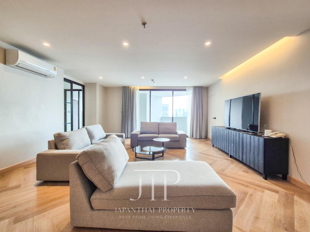 *Fifty Fifth Tower* 230sqm 3bed renovated unit for rent in good location in Thonglor area*