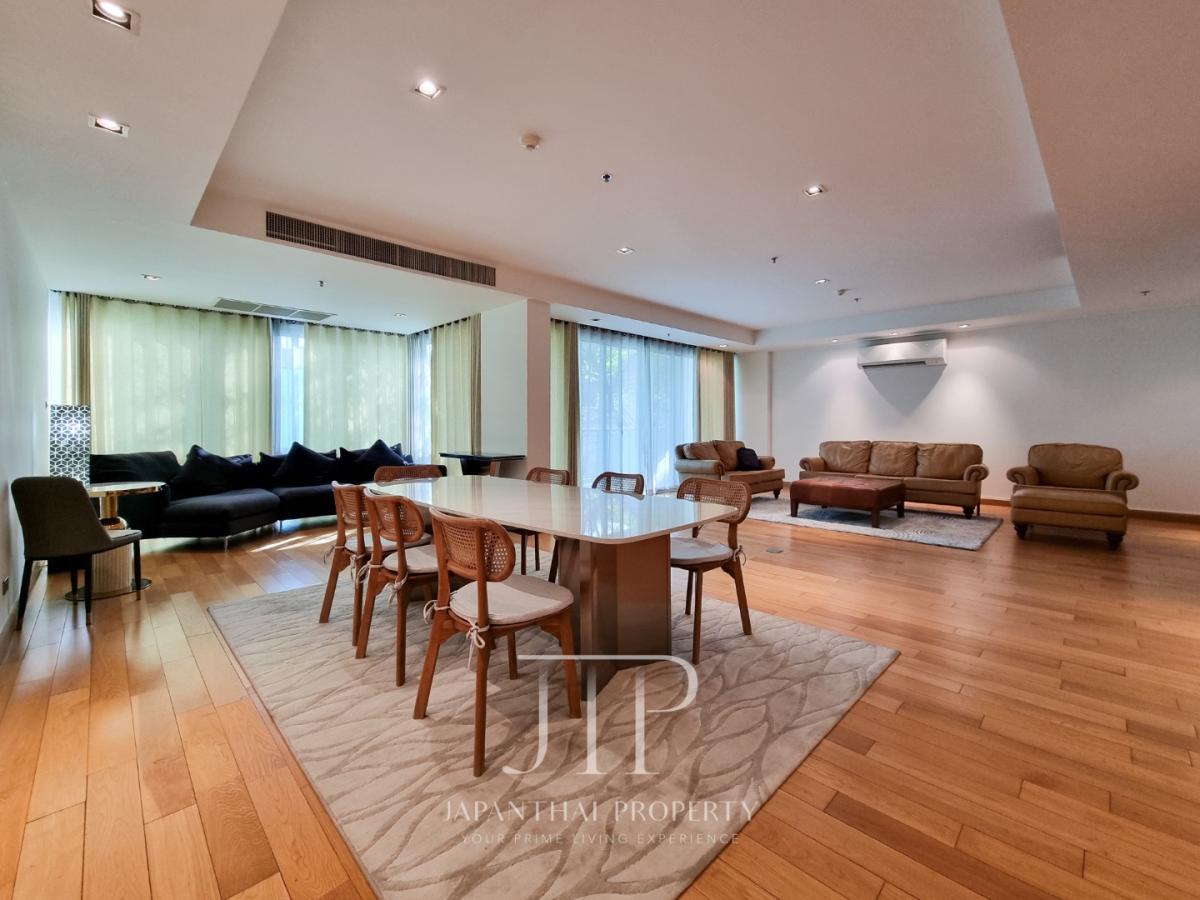 *Belgravia Residences*  Luxury Low Rise 4-Bedrooms With Big Balcony In Phrom Phong Area.