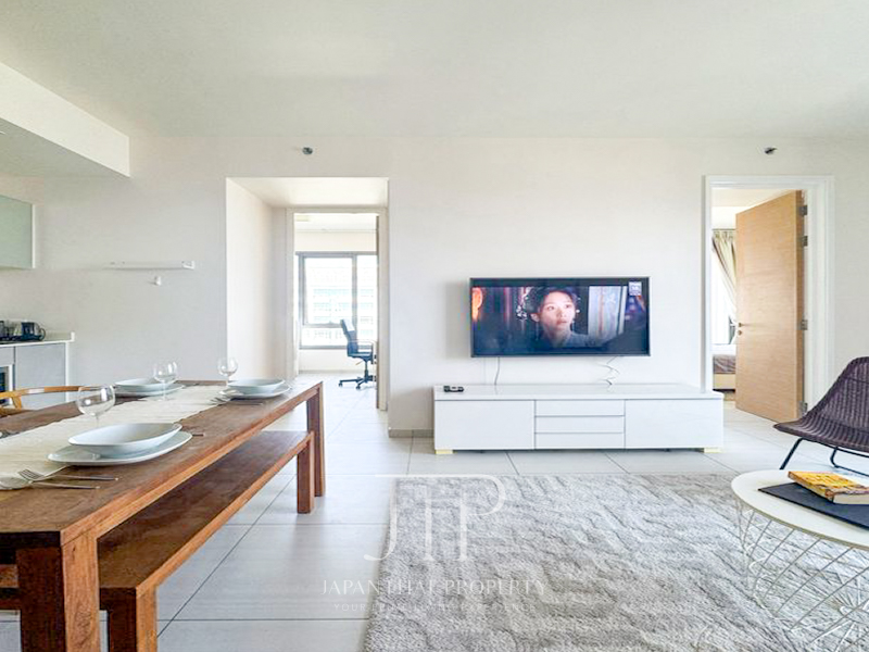 *The Lofts Ekkamai* Modern 2-Bedrooms Corner Unit Near BTS EKKAMAI.