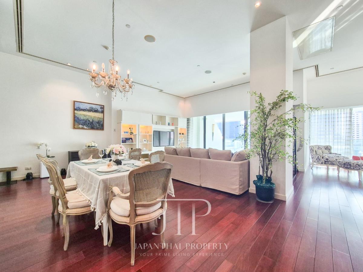 *Le Raffine Sukhumvit 39* Amazing 2+1 Bedrooms with Private Pool in Phrom Phong area.