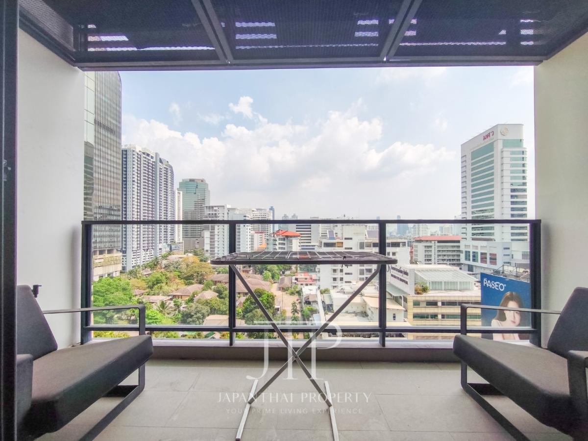 *The Lofts Asoke* Prime Asoke 2-Bedrooms Condo with High- End Amenities in Central Asoke.