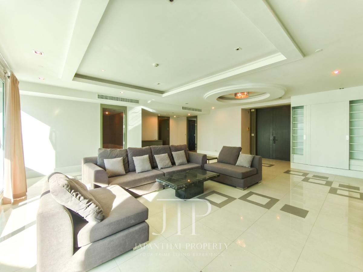 *Ideal 24*  whole floor 326sq.m 4bed + maid room on high floor unit to rent in Phrom Phong  