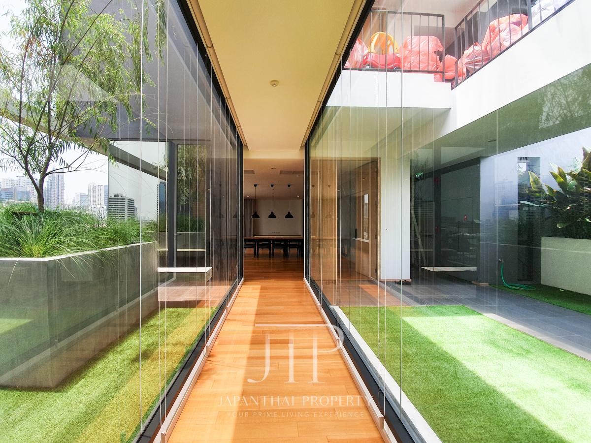 440sq.m 4bed Penthosue apartment for rent in Phrom Phong area. 