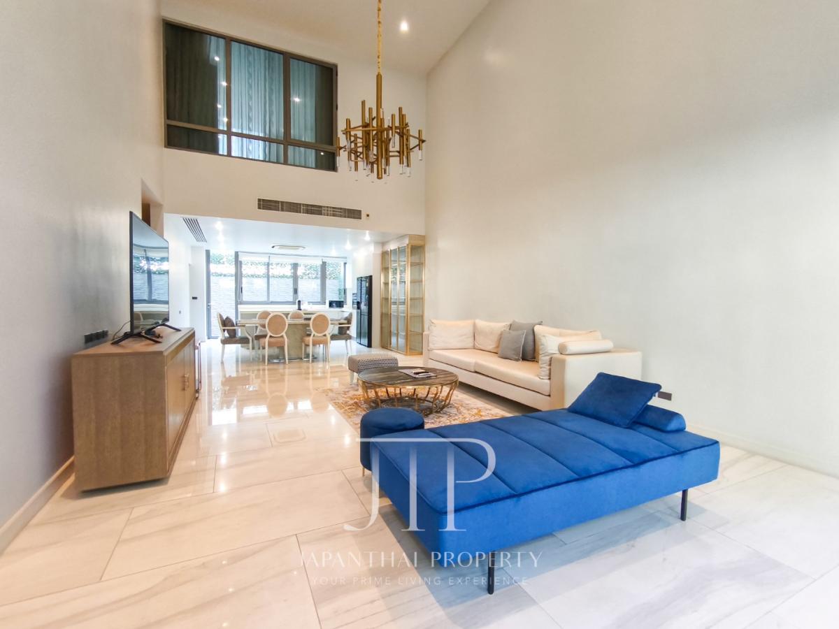 *Quarter 39* gated luxury townhouse project 500sqm 4bed with home elevator luxury townhouse for sell/rent in Phrom Phong.
