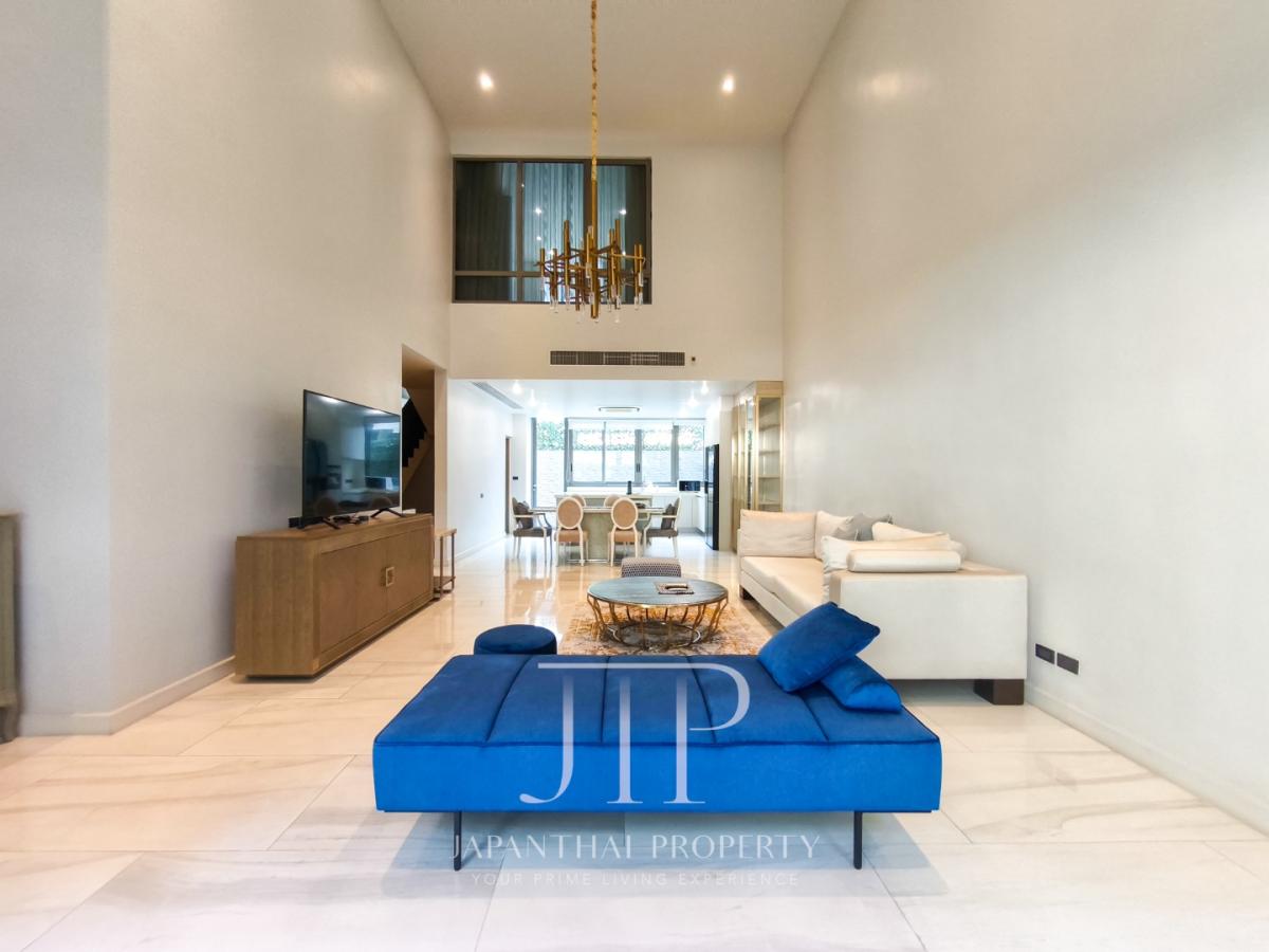 *Quarter 39* gated luxury townhouse project 500sqm 4bed with home elevator luxury townhouse for sell/rent in Phrom Phong.
