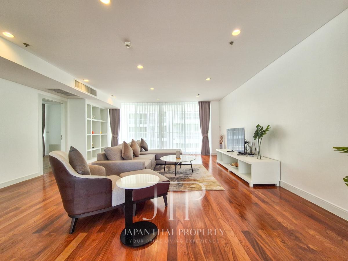 *Pet friendly apartment in Ekkamai*  290sq.m 4bed pet friendly apartment for rent in Ekkamai area. 