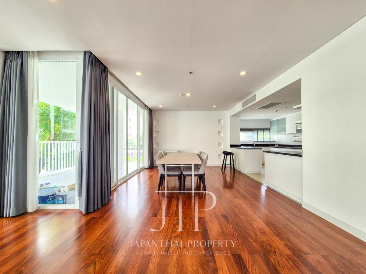 *Pet friendly apartment in Ekkamai*  240sq.m 3bed pet friendly apartment for rent in Ekkamai area. 