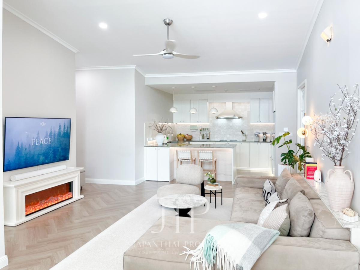 *The Bangkok Sukhumvit 61*  Fully renovated 120sq.m 3bed unit for rent in Ekkamai area. 