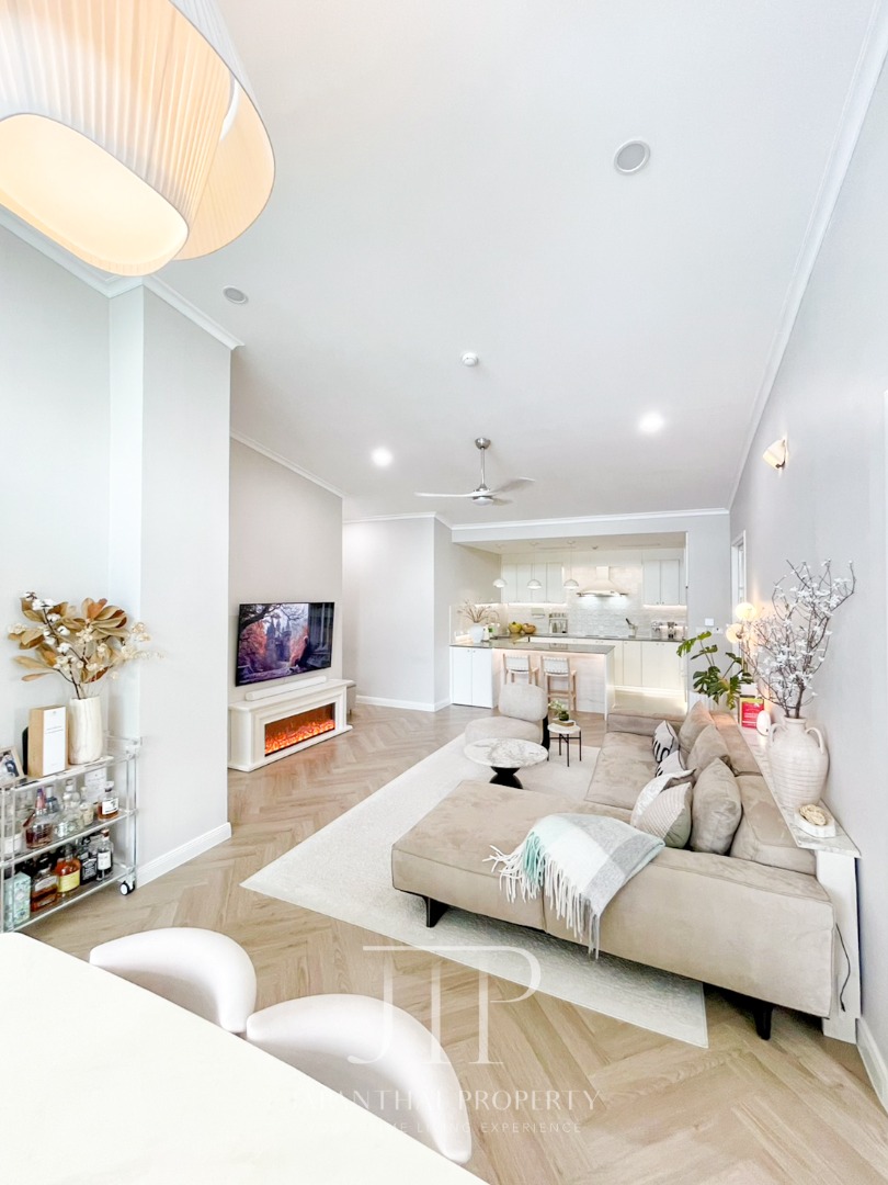 *The Bangkok Sukhumvit 61*  Fully renovated 120sq.m 3bed unit for rent in Ekkamai area. 