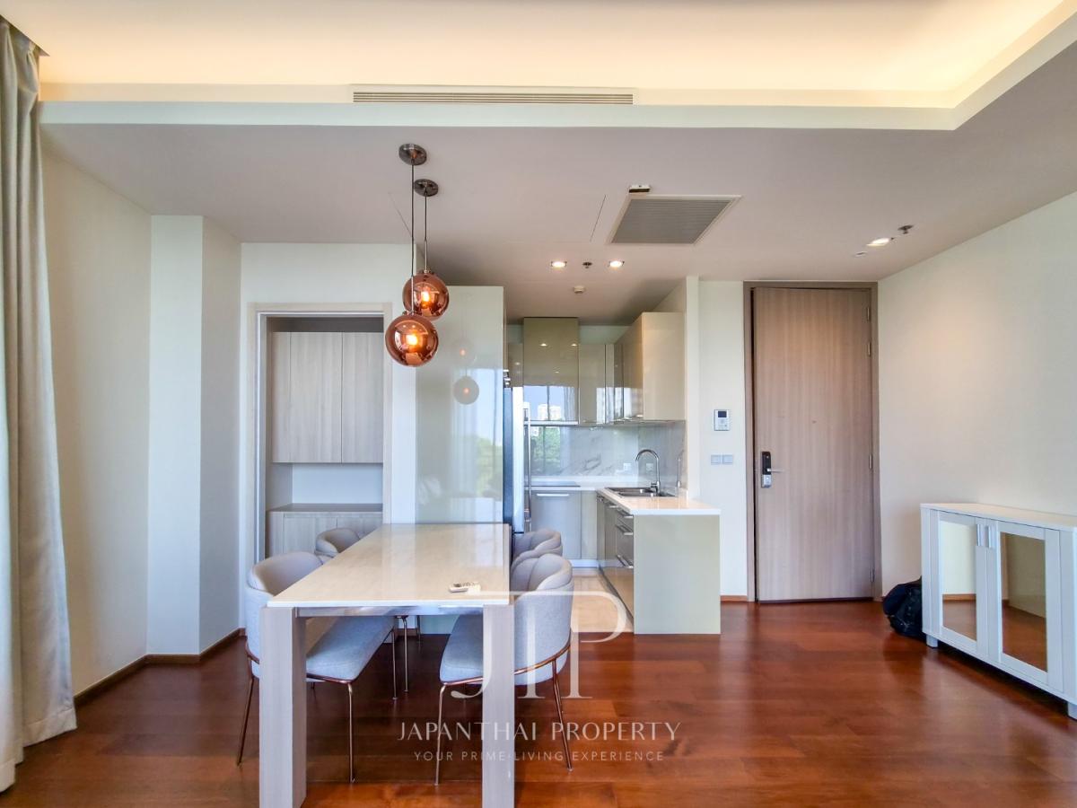 *Quattro by Sansiri*  Renovated 90sq.m corner 2bed unit with greenery view for rent in Thonglor.