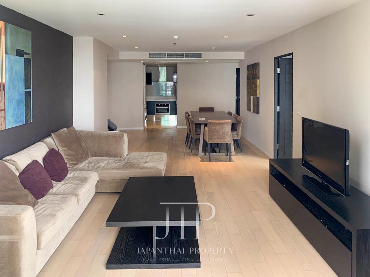 *Eight Thonglor* *small pet allowed*   120q.m 2bed corner unit rent 65,000THB in Eight Thonglor. 