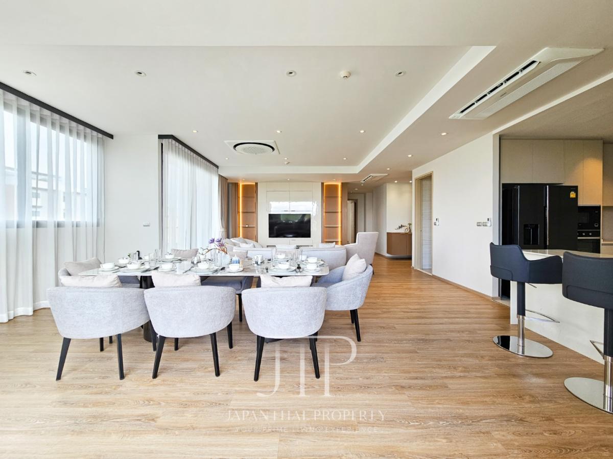 *Bearing Residence*  250sq.m 3bed fully furnished unit in Bearing area  Free shuttle to BTS station, Villa market, Patana school, St.Andrew school  