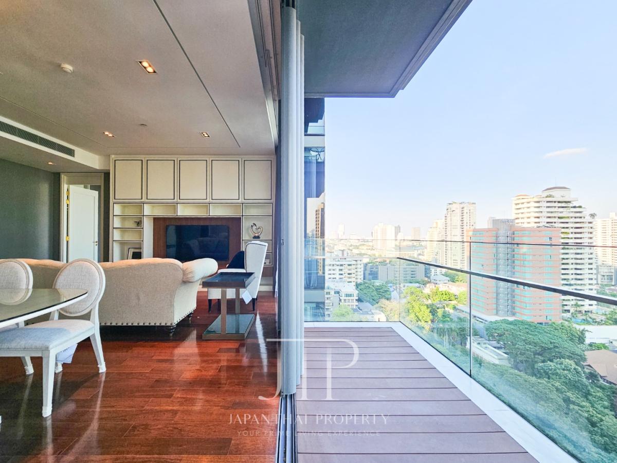 *Marque Sukhumvit* Sell 55MTHB, rent 160kTHB Private lifted 126sq.m 2bed unit nearby BTS Phrom Phong.
