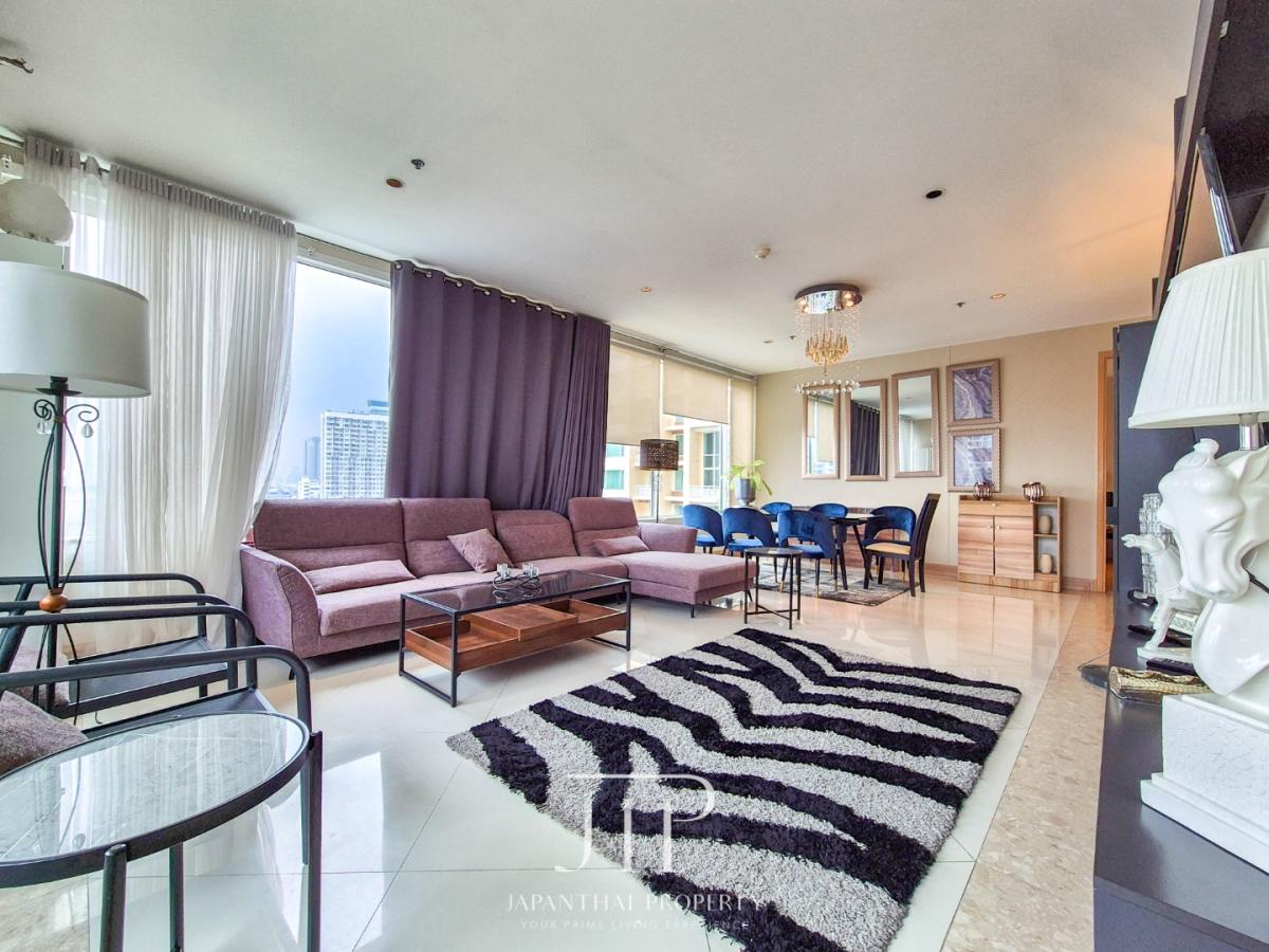 *The Empire Place* Large balcony 100sq.m 2 bed unit for rent 68k in Sathorn area
