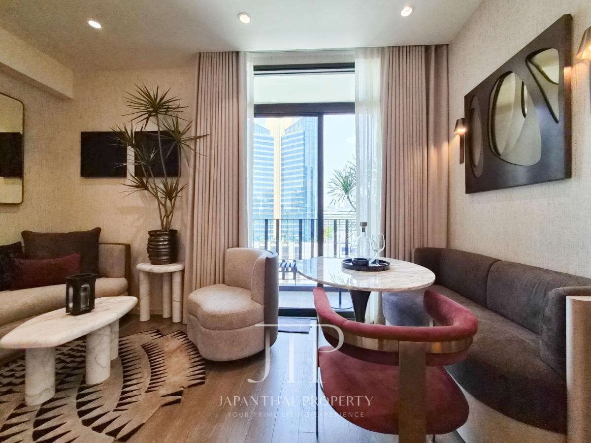 *Muniq Sukhumvit 23*  Sale:19.8MTHB, rent 80,000THB Brand-new stunning decorated 63sq.m 2bed unit for rent in Asoke area. 