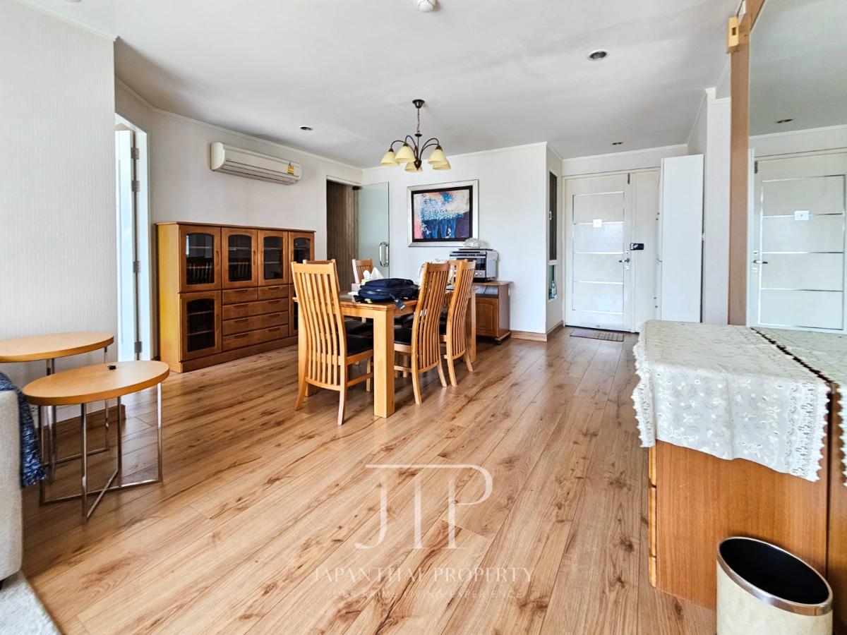 *The Bangkok Sukhumvit 61* Rent: 50,000THB Family size 130sq.m 3bed unit for rent in Ekkamai area.  