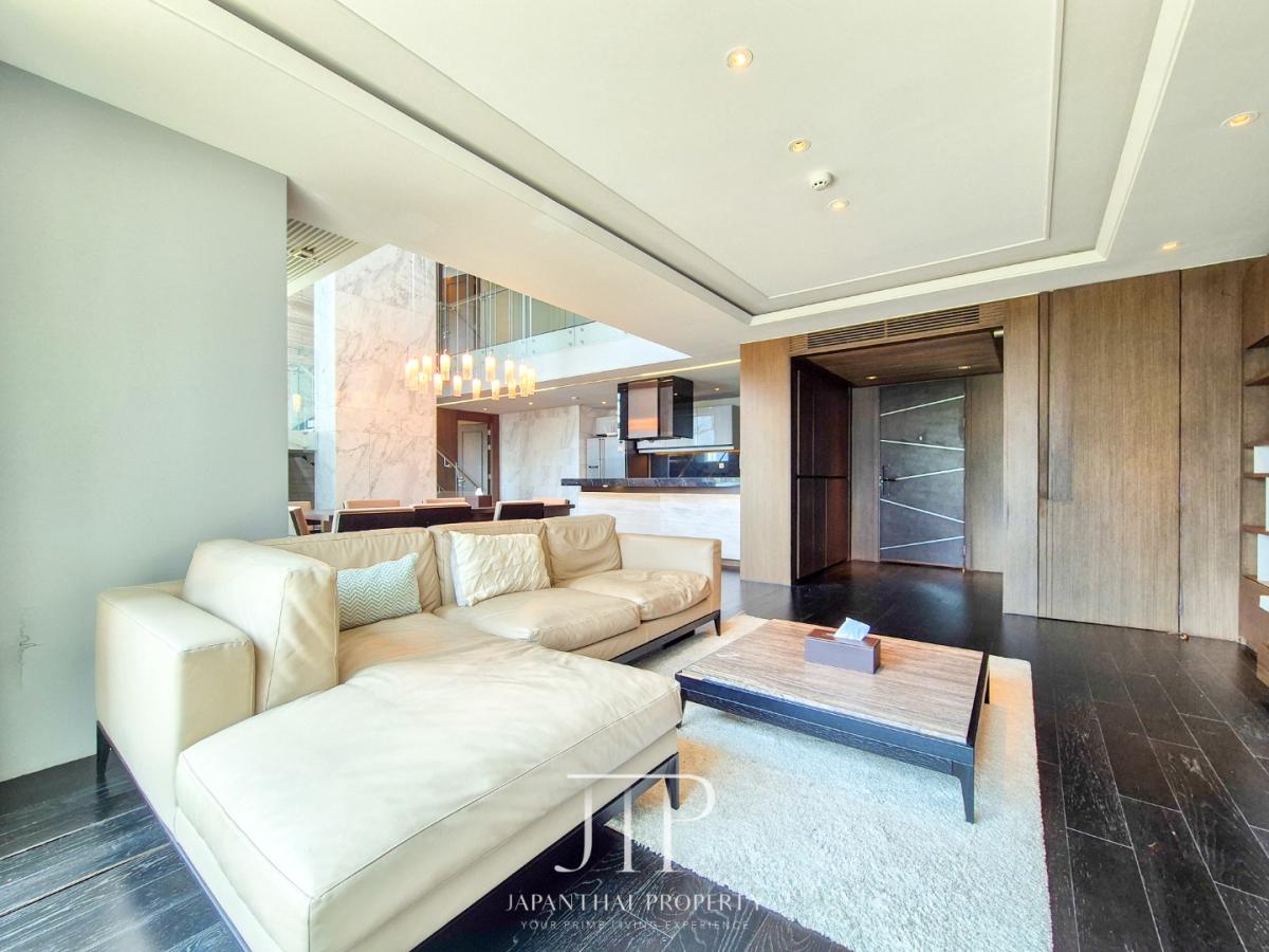 *The Crest Sukhumvit 24* Rent: 200,000THB Duplex penthouse 248sq.m 3bed park view unit nearby BTS Phrom Phong. 