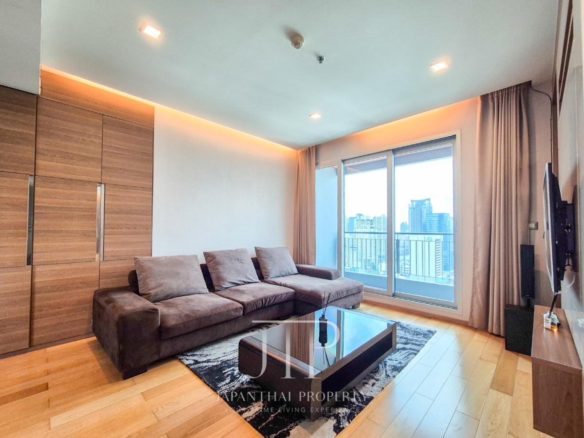 *Address Asoke* Rent: 45,000THB 75sq.m 2bed 2bath open view unit high floor in Asoke area.