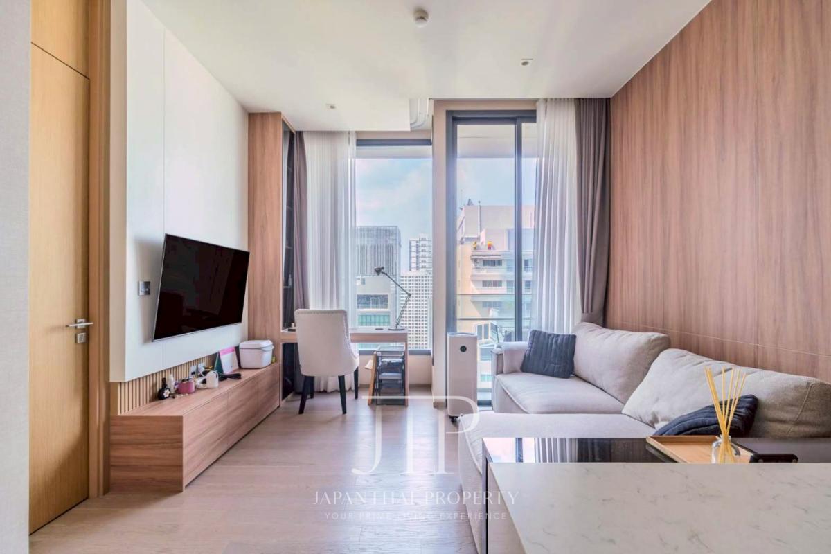 *ESSE Asoke*  Sale: 12MTHB Rent : 45,000THB  46sq.m 1bed nicely decorated unit for rent in Asoke area