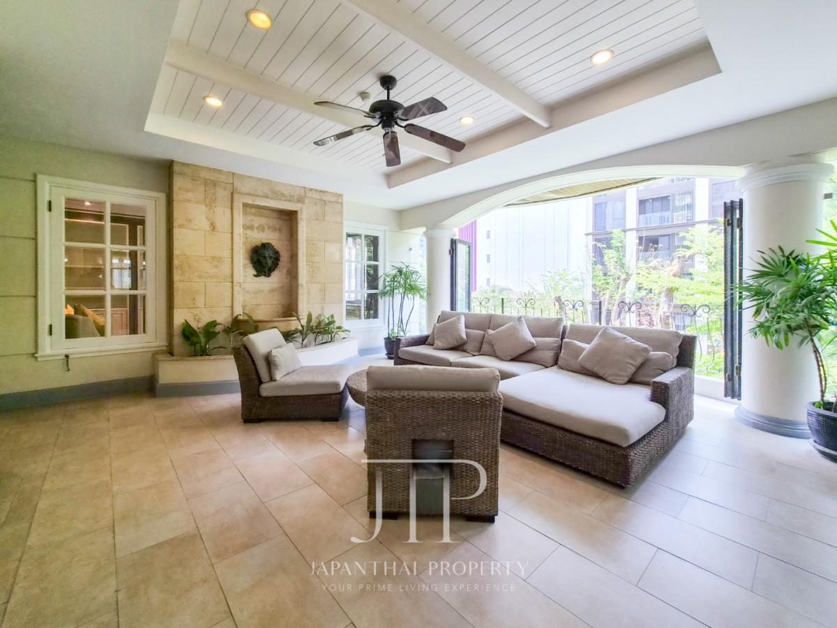 Apartment nearby BTS Ekkamai station Rent: 280,000THB Private penthouse 330sq.m 4bed unit for rent/1 unit per floor 