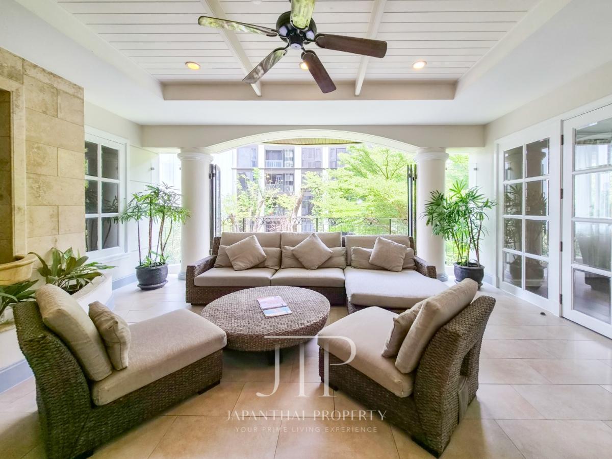 Apartment nearby BTS Ekkamai station Rent: 280,000THB Private penthouse 330sq.m 4bed unit for rent/1 unit per floor 