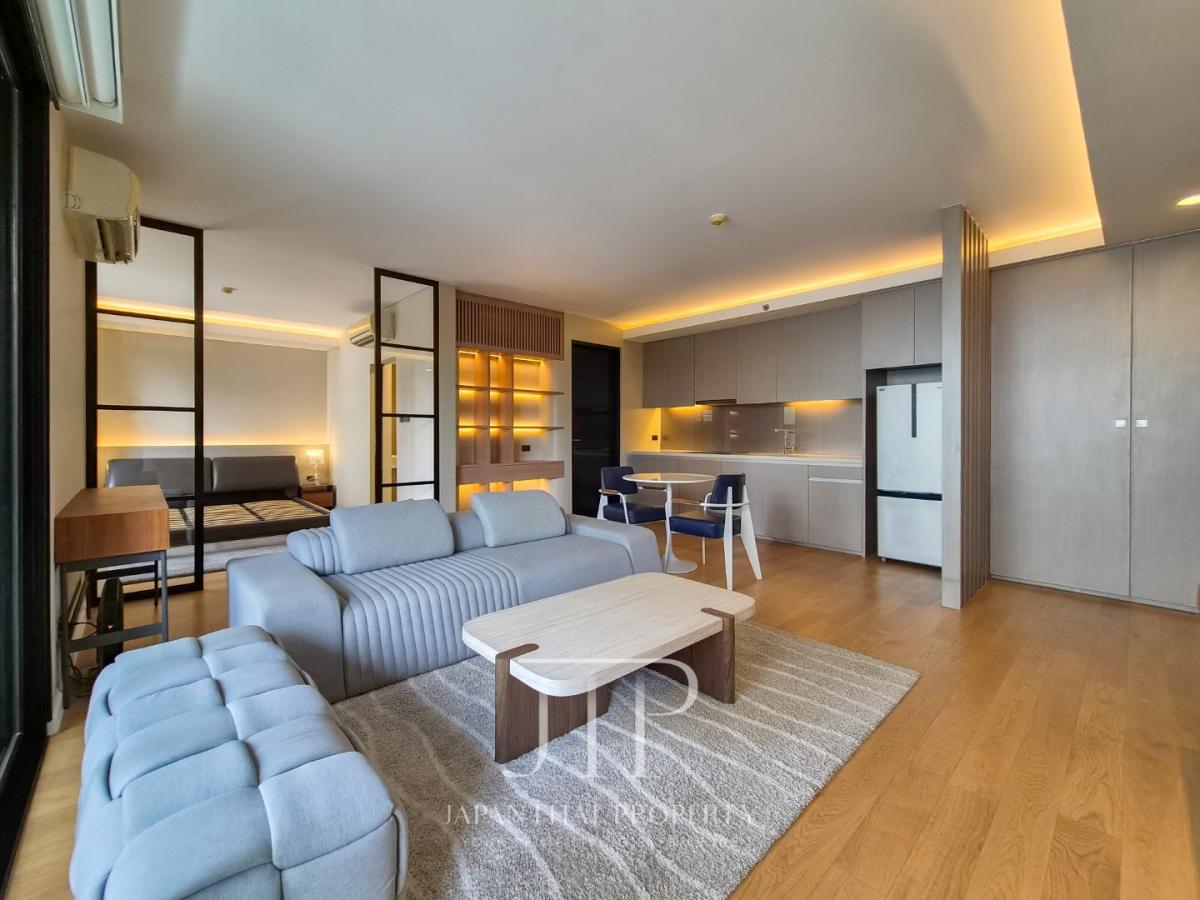 *Mode Sukhumvit 61*  Rent: 58,000THB Renovated 65sq.m large 1bed unit for rent in Ekkamai area