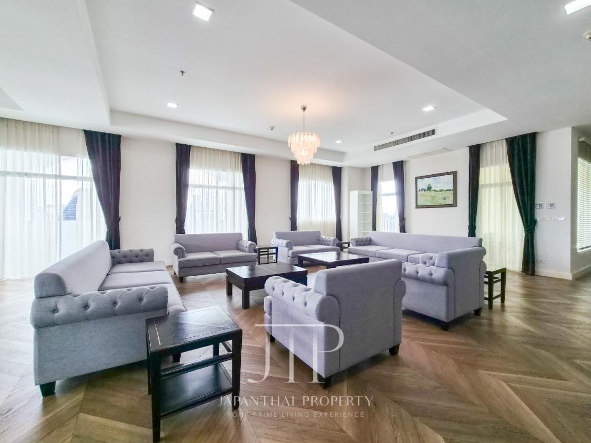 *Penthouse in Asoke* Rent: 250,000THB Pet freindly Penthouse 440sq.m 4bed unit