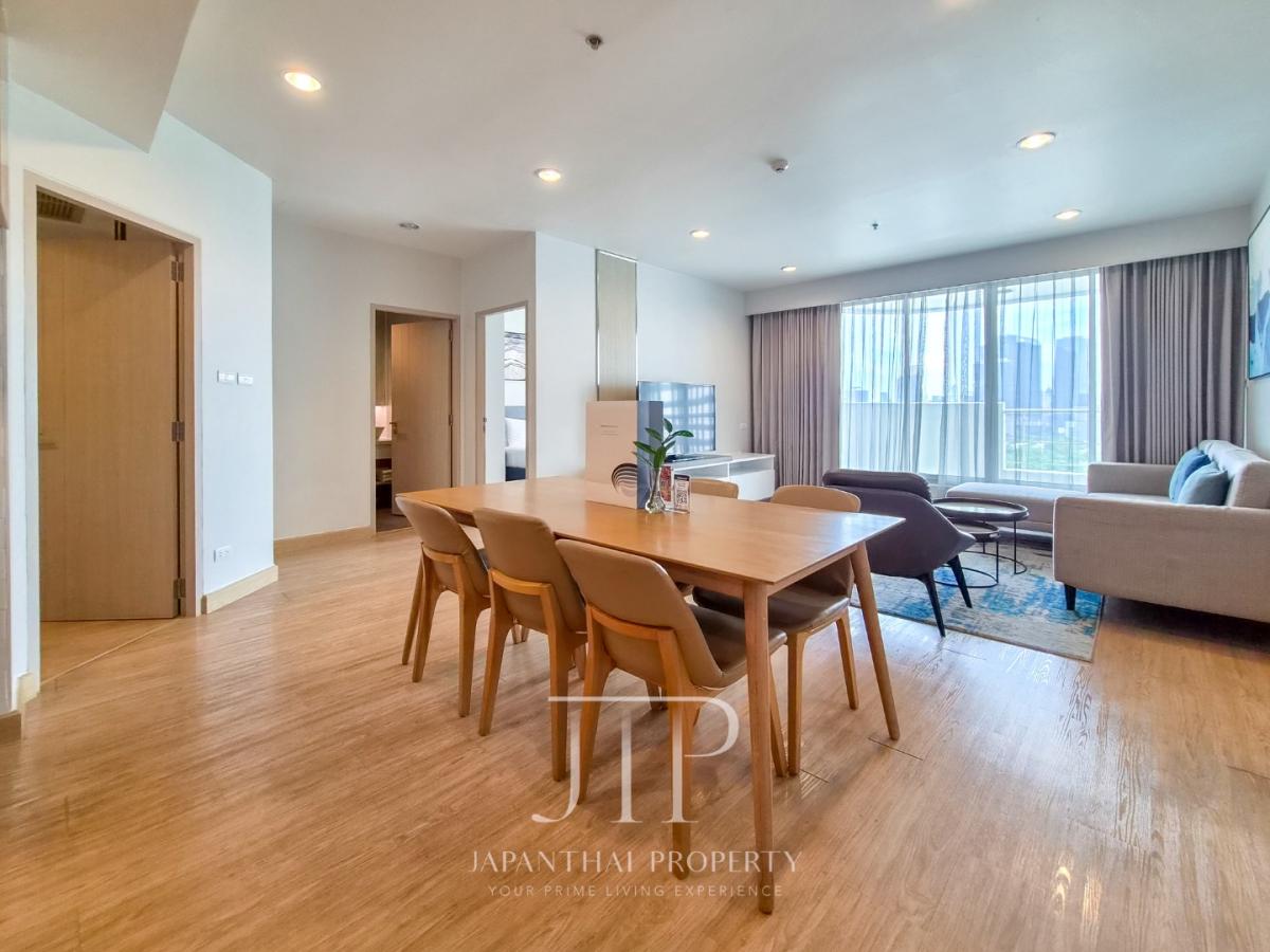 *Shama Lakeview Asoke* *Pet friendly* Rent: 150,000THB (inclusive cleaning, internet, utilities) Lake view 120sq.m 3bed unit inclusive services for rent in Asoke area 