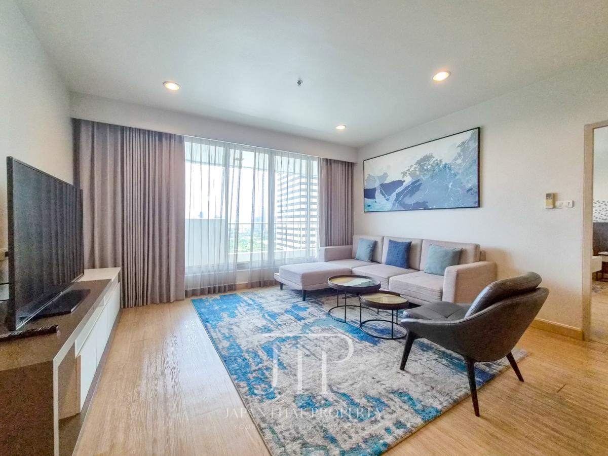 *Shama Lakeview Asoke* *Pet friendly* Rent: 150,000THB (inclusive cleaning, internet, utilities) Lake view 120sq.m 3bed unit inclusive services for rent in Asoke area 