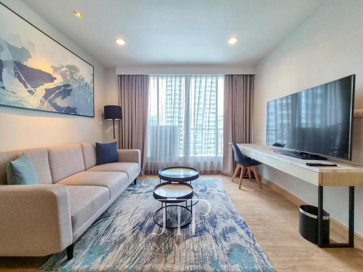 *Shama Lakeview Asoke* *Pet friendly* Rent: 68,000THB (inclusive cleaning, internet, utilities) Lake view 60sq.m 1bed unit inclusive services for rent in Asoke area 
