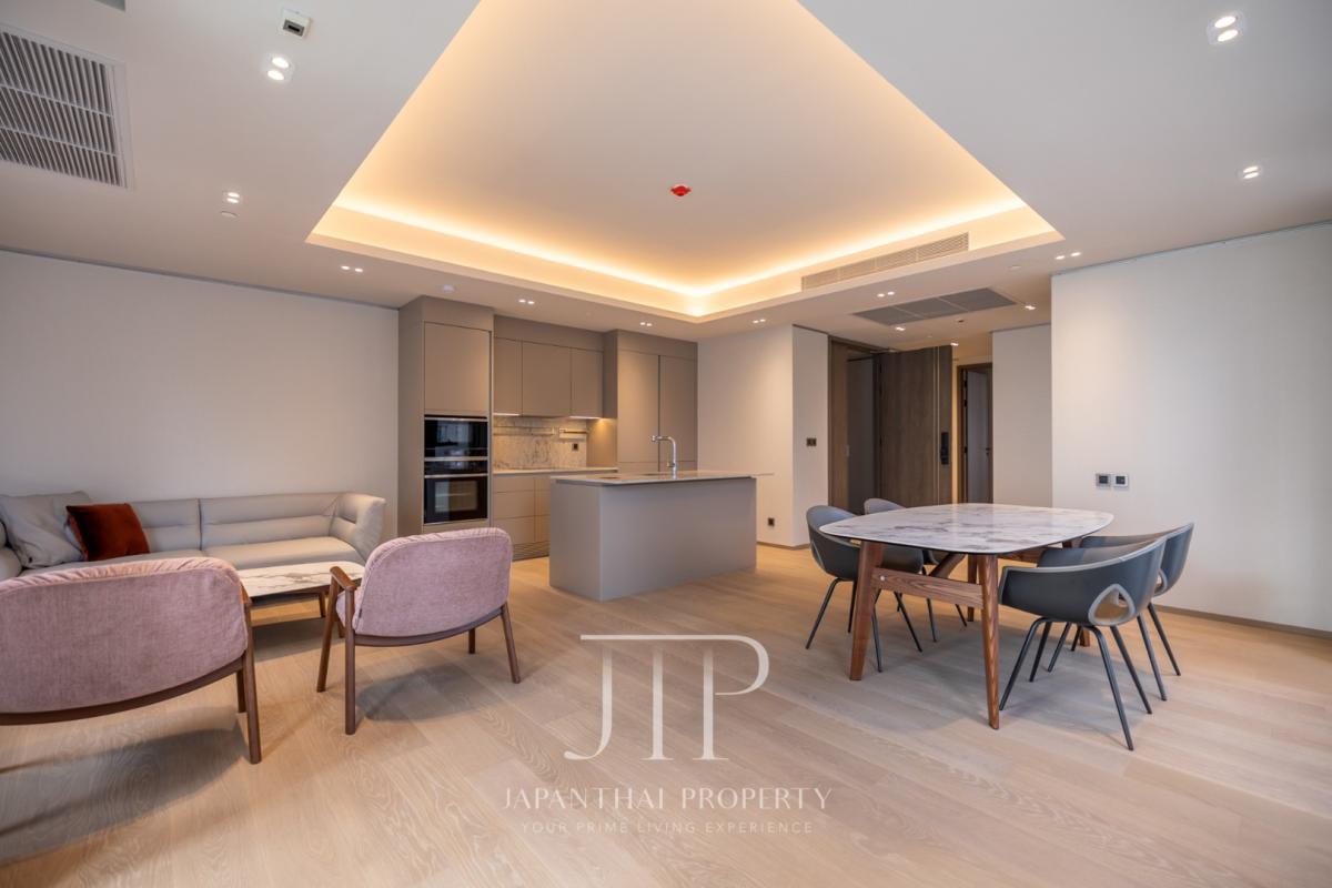 *Tonson One Residence* Rent: 170,000THB 117.5sq.m 2bed unit with private lift in Chidlom area.
