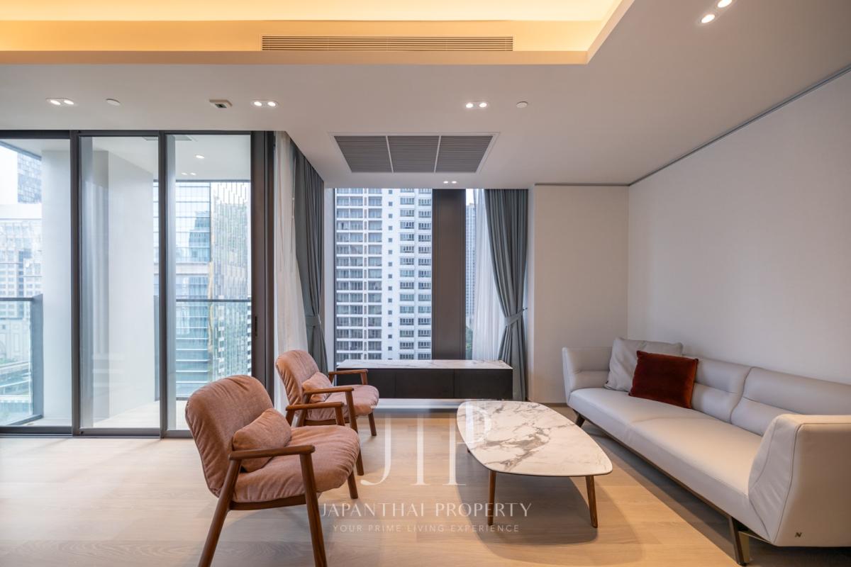 *Tonson One Residence* Rent: 170,000THB 117.5sq.m 2bed unit with private lift in Chidlom area.