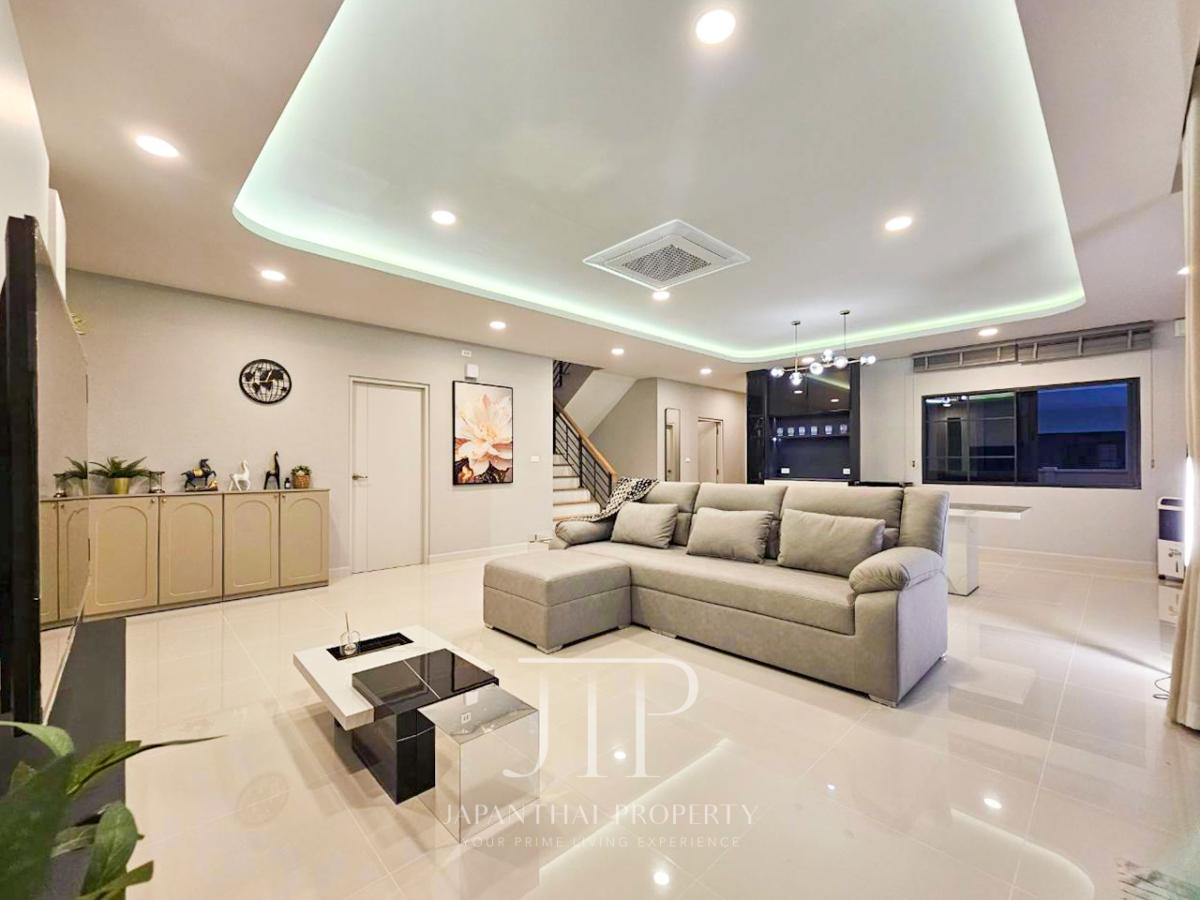 *CENTRO Bangna*  Sale: 18.5MTHB Rent: 110,000THB  300sq.m 65sq.wah 4 bedroom house for rent/sale nearby Mega Bangna 