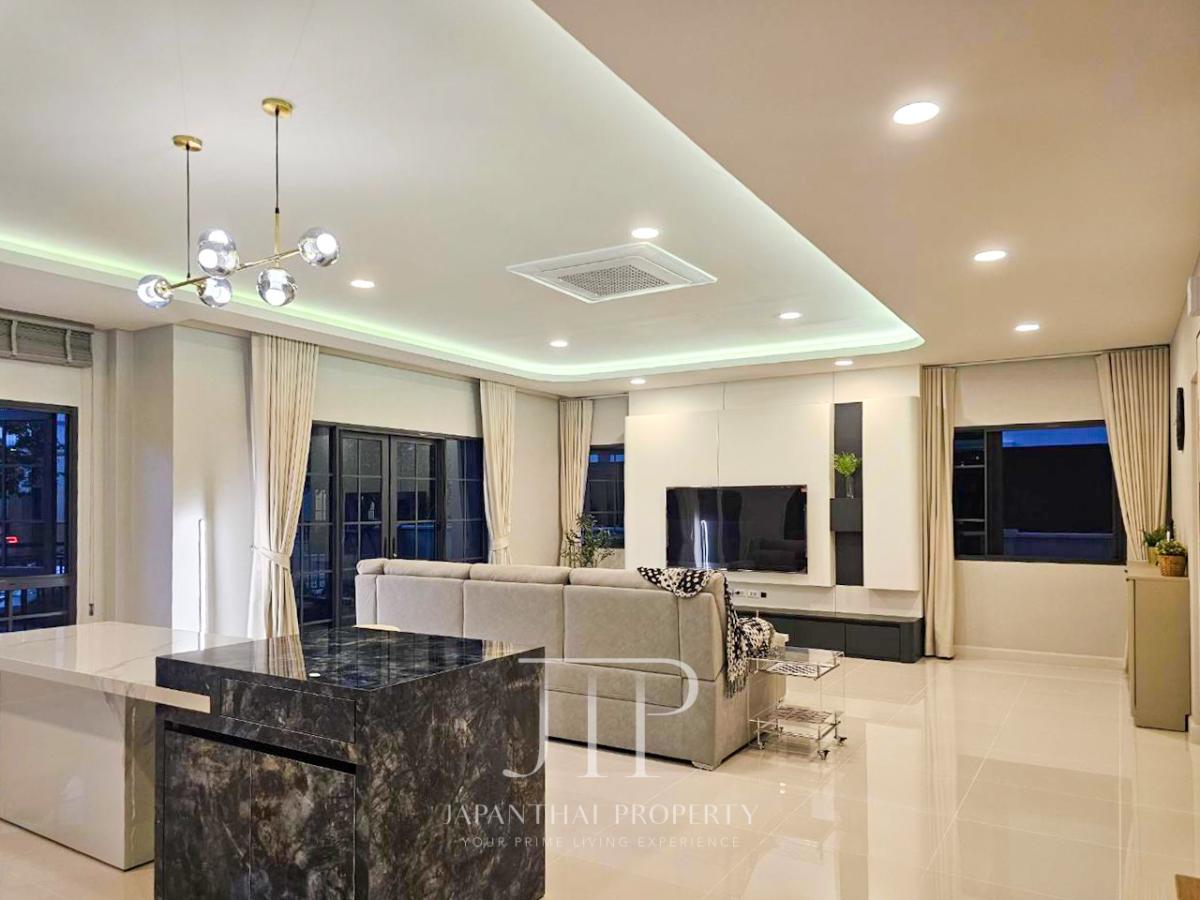 *CENTRO Bangna*  Sale: 18.5MTHB Rent: 110,000THB  300sq.m 65sq.wah 4 bedroom house for rent/sale nearby Mega Bangna 