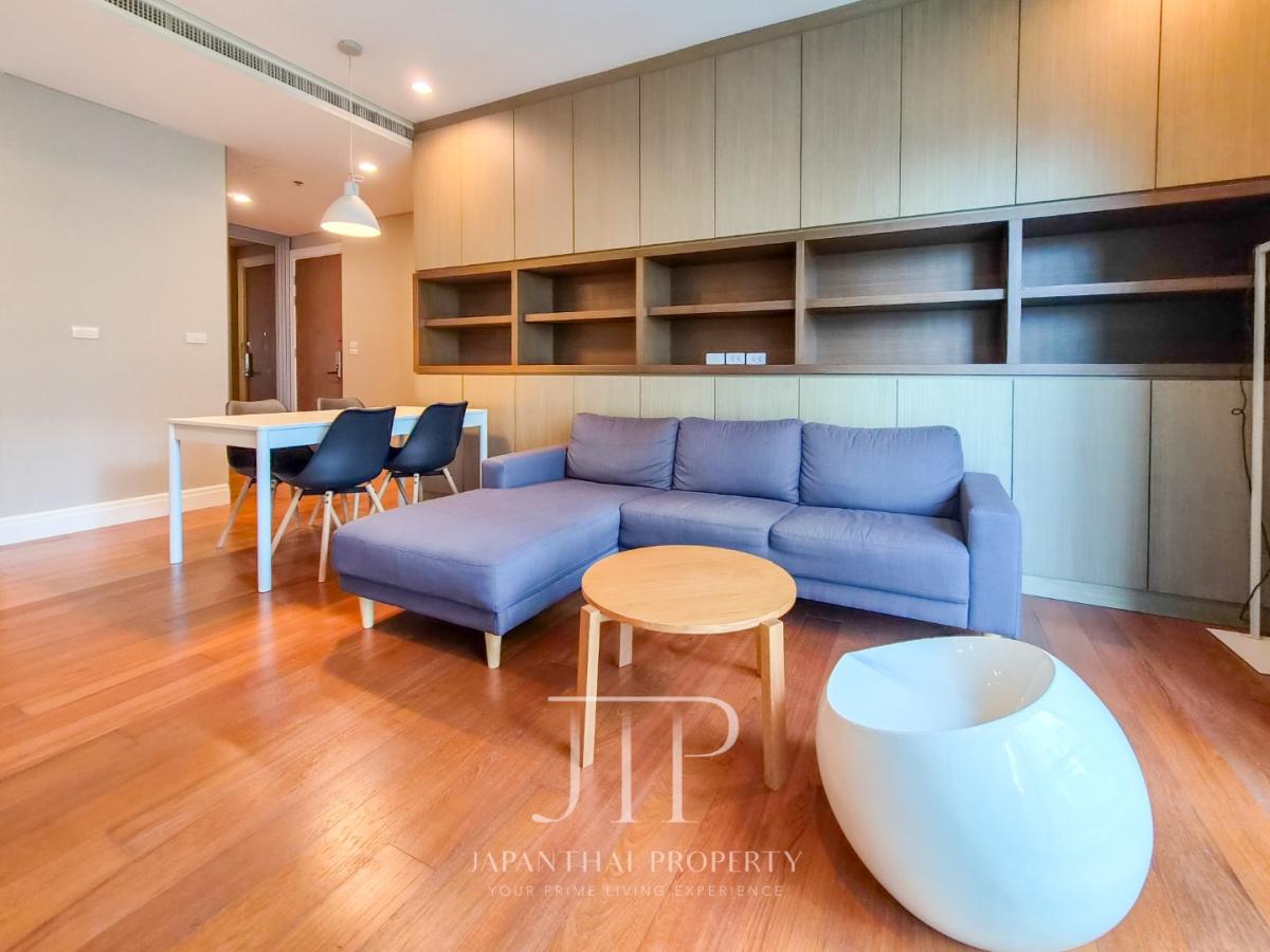 *Bright Sukhumvit 24* Sale: 13.9MTHB Rent: 46,000THB/month 70sq.m corner 1bed large living room in Sukhumvit 24 Phrom Phong area  